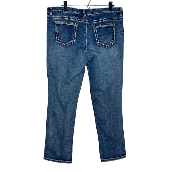 Maurices Distressed Jeans Embordered Denim Pants Woman's Size 13/14 Short - Picture 8 of 8